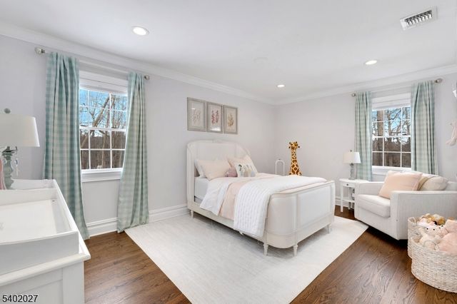 26 Robin Glen Rd, Watchung Boro, NJ 07069