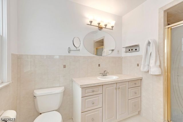 26 Robin Glen Rd, Watchung Boro, NJ 07069