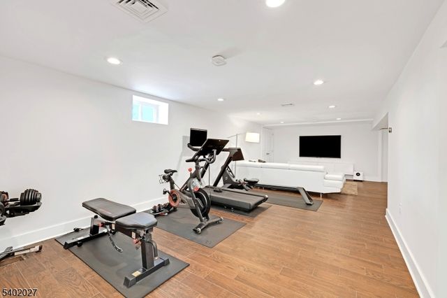 26 Robin Glen Rd, Watchung Boro, NJ 07069