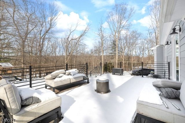26 Robin Glen Rd, Watchung Boro, NJ 07069