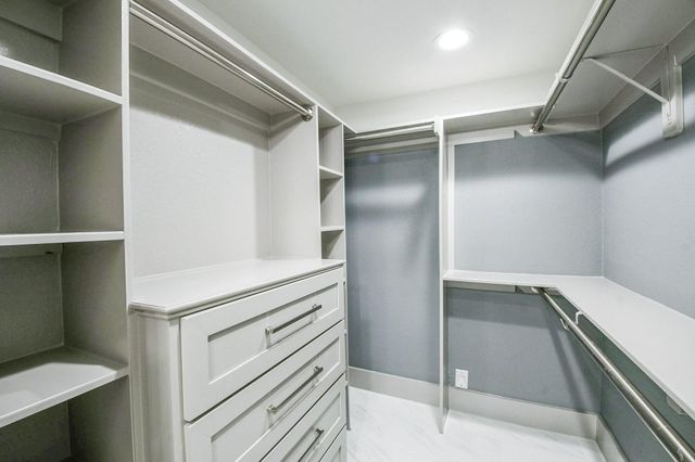 2300 Augusta Drive 28, Houston, TX 77057