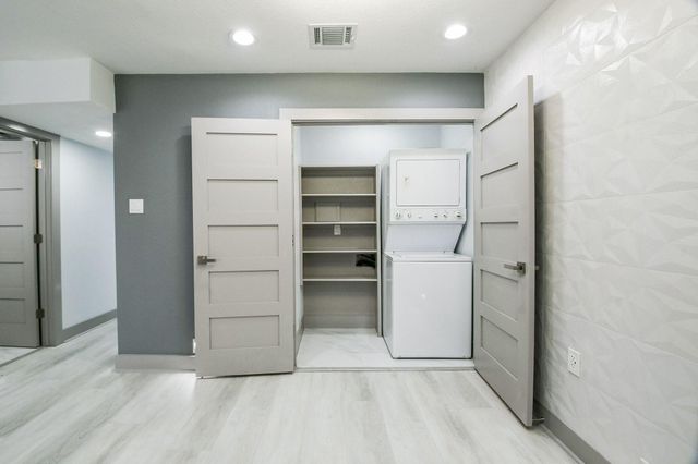 2300 Augusta Drive 28, Houston, TX 77057