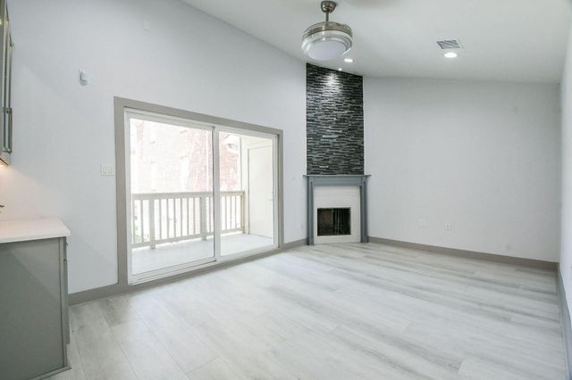 2300 Augusta Drive 28, Houston, TX 77057