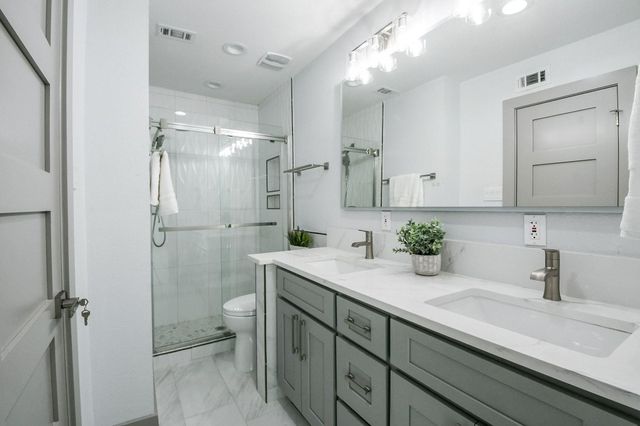 2300 Augusta Drive 28, Houston, TX 77057