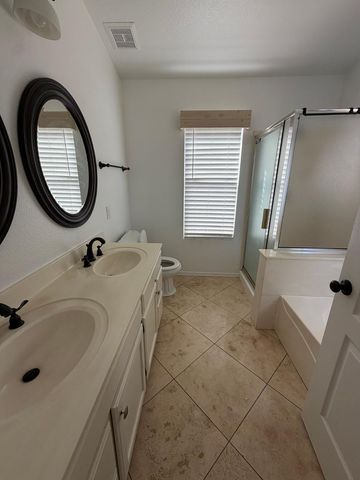 2322 E Willow Wick Road, Gilbert, AZ 85296