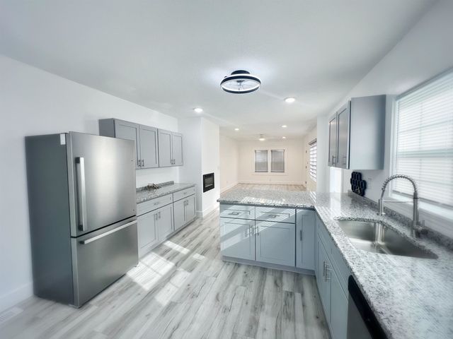 208 B Collins Avenue, Spartanburg, SC 29306