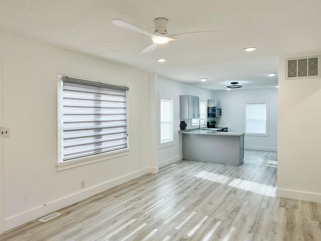 208 B Collins Avenue, Spartanburg, SC 29306