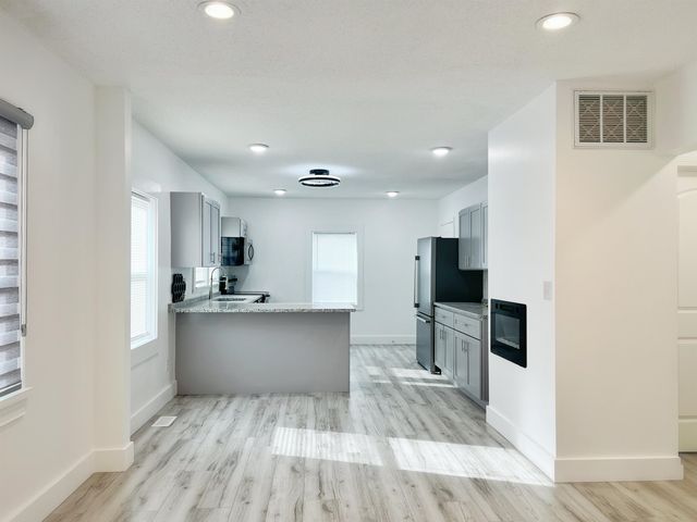 208 B Collins Avenue, Spartanburg, SC 29306