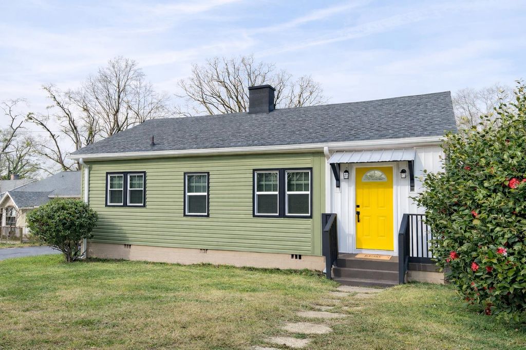 208 B Collins Avenue, Spartanburg, SC 29306