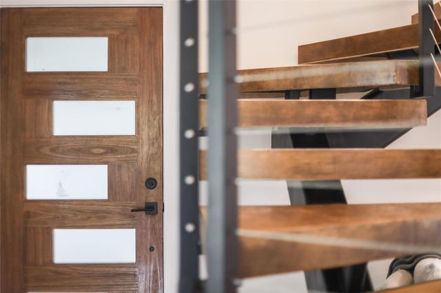 1111 W Annie ST A, Austin, TX 78704