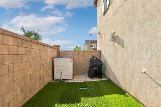 6389 Bluestone Way, Fontana, CA 92336