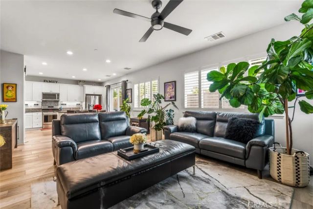 6389 Bluestone Way, Fontana, CA 92336