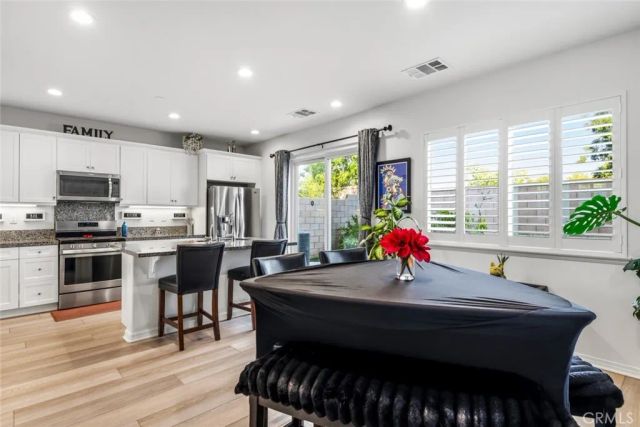 6389 Bluestone Way, Fontana, CA 92336