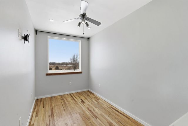 5589 W Farm Road 104, Springfield, MO 65803