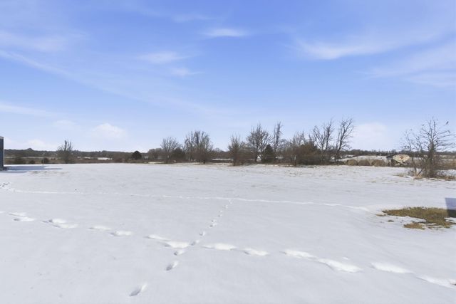 5589 W Farm Road 104, Springfield, MO 65803