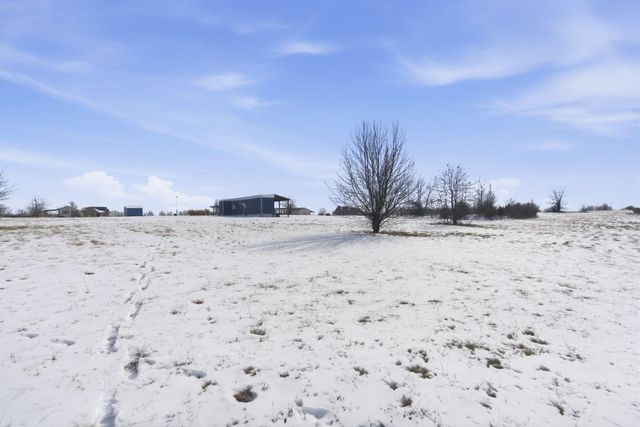 5589 W Farm Road 104, Springfield, MO 65803