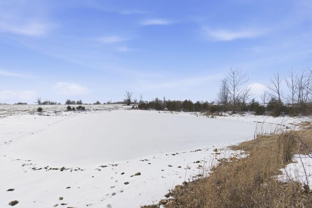 5589 W Farm Road 104, Springfield, MO 65803