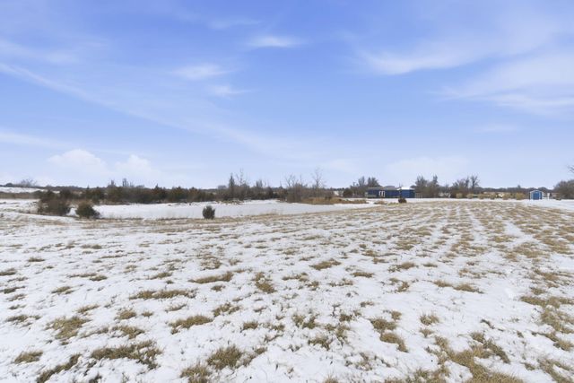 5589 W Farm Road 104, Springfield, MO 65803