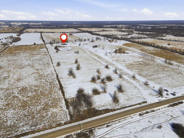5589 W Farm Road 104, Springfield, MO 65803