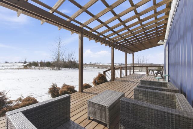 5589 W Farm Road 104, Springfield, MO 65803