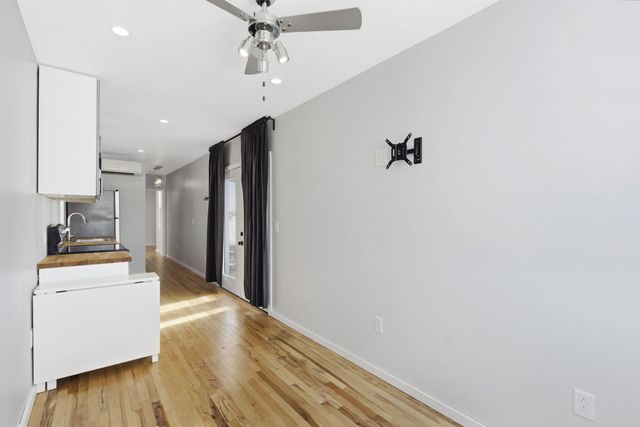 5589 W Farm Road 104, Springfield, MO 65803