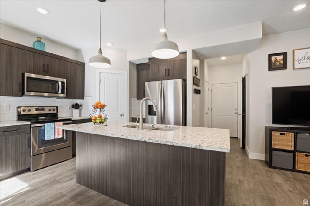 Image 11 of property listing at 1382 E 340 S, Hyrum, UT 84319