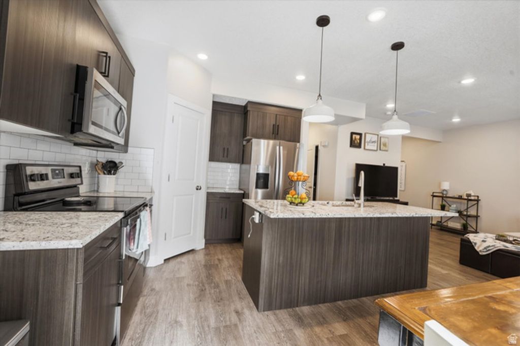 Image 12 of property listing at 1382 E 340 S, Hyrum, UT 84319
