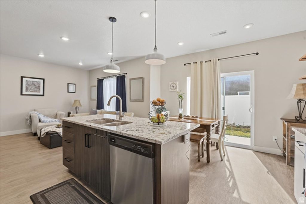 Image 15 of property listing at 1382 E 340 S, Hyrum, UT 84319