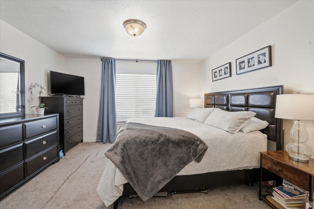 Image 19 of property listing at 1382 E 340 S, Hyrum, UT 84319