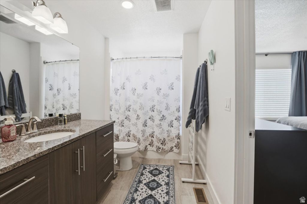 Image 23 of property listing at 1382 E 340 S, Hyrum, UT 84319