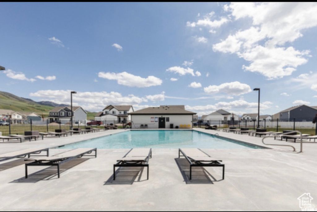 Image 33 of property listing at 1382 E 340 S, Hyrum, UT 84319