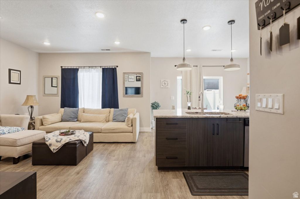 Image 6 of property listing at 1382 E 340 S, Hyrum, UT 84319