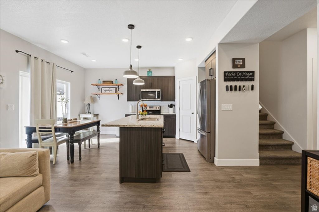 Image 8 of property listing at 1382 E 340 S, Hyrum, UT 84319