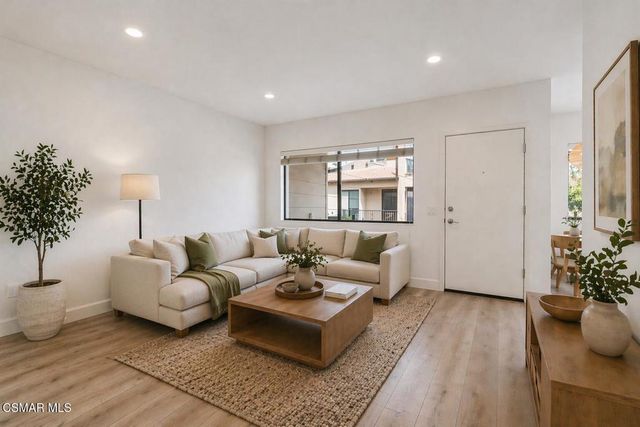 98 Maegan Place 6, Thousand Oaks, CA 91362