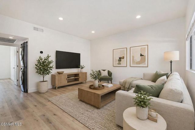 98 Maegan Place 6, Thousand Oaks, CA 91362