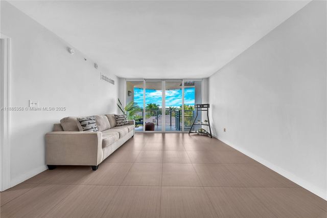 2155 Washington Ct 402, Miami Beach, FL 33139