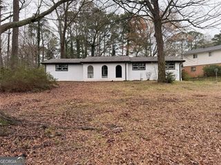 1055 Pinecrest Drive, Forest Park, GA 30297