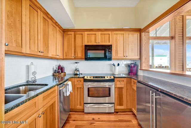 9599 Fallen Pear Lane NE, Leland, NC 28451