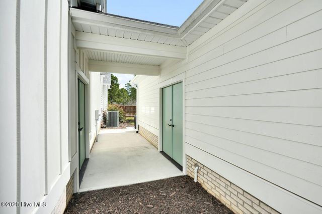 9599 Fallen Pear Lane NE, Leland, NC 28451