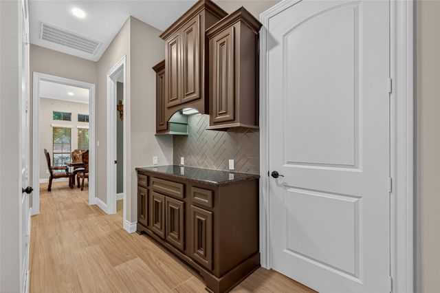 16226 Breakwater Path Drive, Houston, TX 77044
