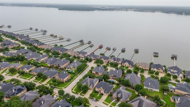 16226 Breakwater Path Drive, Houston, TX 77044