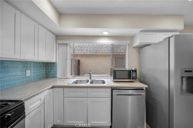 20717 Lemarsh C, Chatsworth, CA 91311
