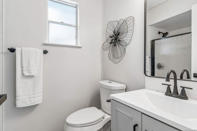 466 Maddux St, San Antonio, TX 78227