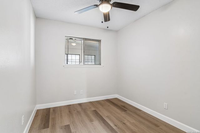 466 Maddux St, San Antonio, TX 78227
