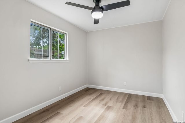 466 Maddux St, San Antonio, TX 78227