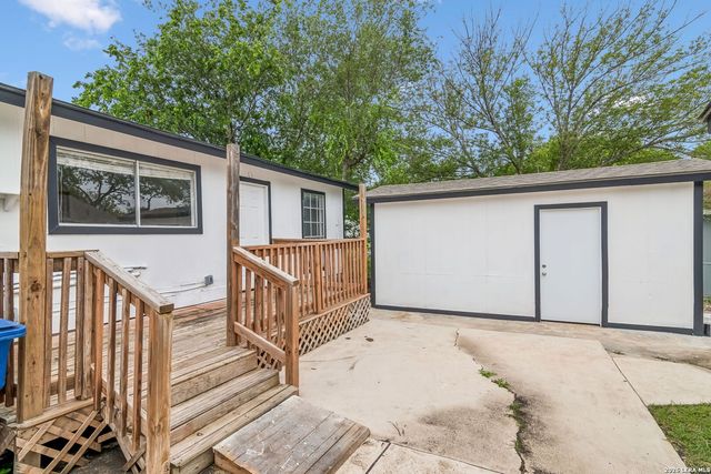 466 Maddux St, San Antonio, TX 78227