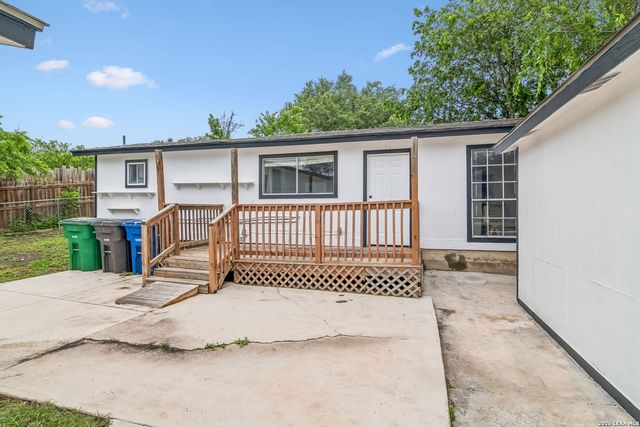 466 Maddux St, San Antonio, TX 78227