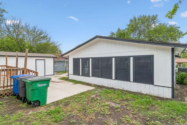 466 Maddux St, San Antonio, TX 78227