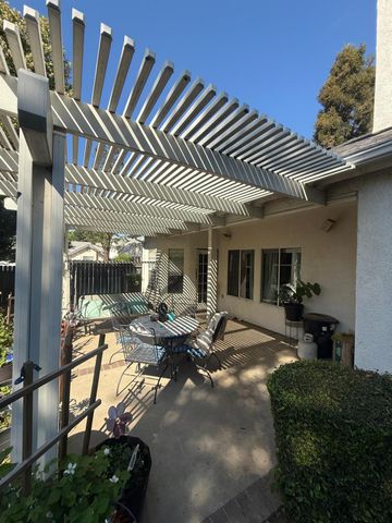 2545 E Goshen Avenue, Fresno, CA 93720