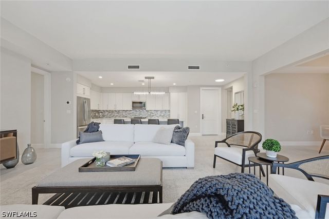 1111 CENTRAL AVE 205, Naples, FL 34102